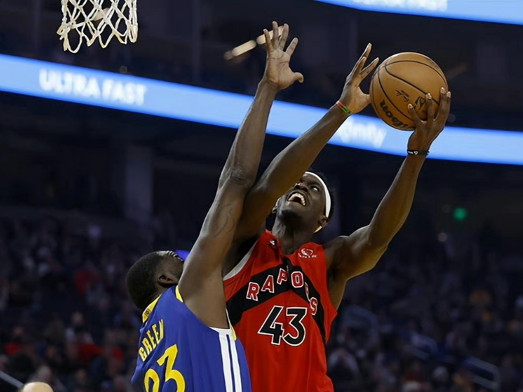 猛龙胜魔术帕斯卡尔-西亚卡姆砍下27分 猛龙胜魔术帕斯卡尔-西亚卡姆砍下27分