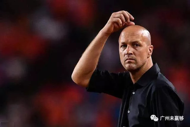 南安普顿连续三轮不胜,保级形势岌岌可危 南安普顿连续三轮不胜,保级形势岌岌可危