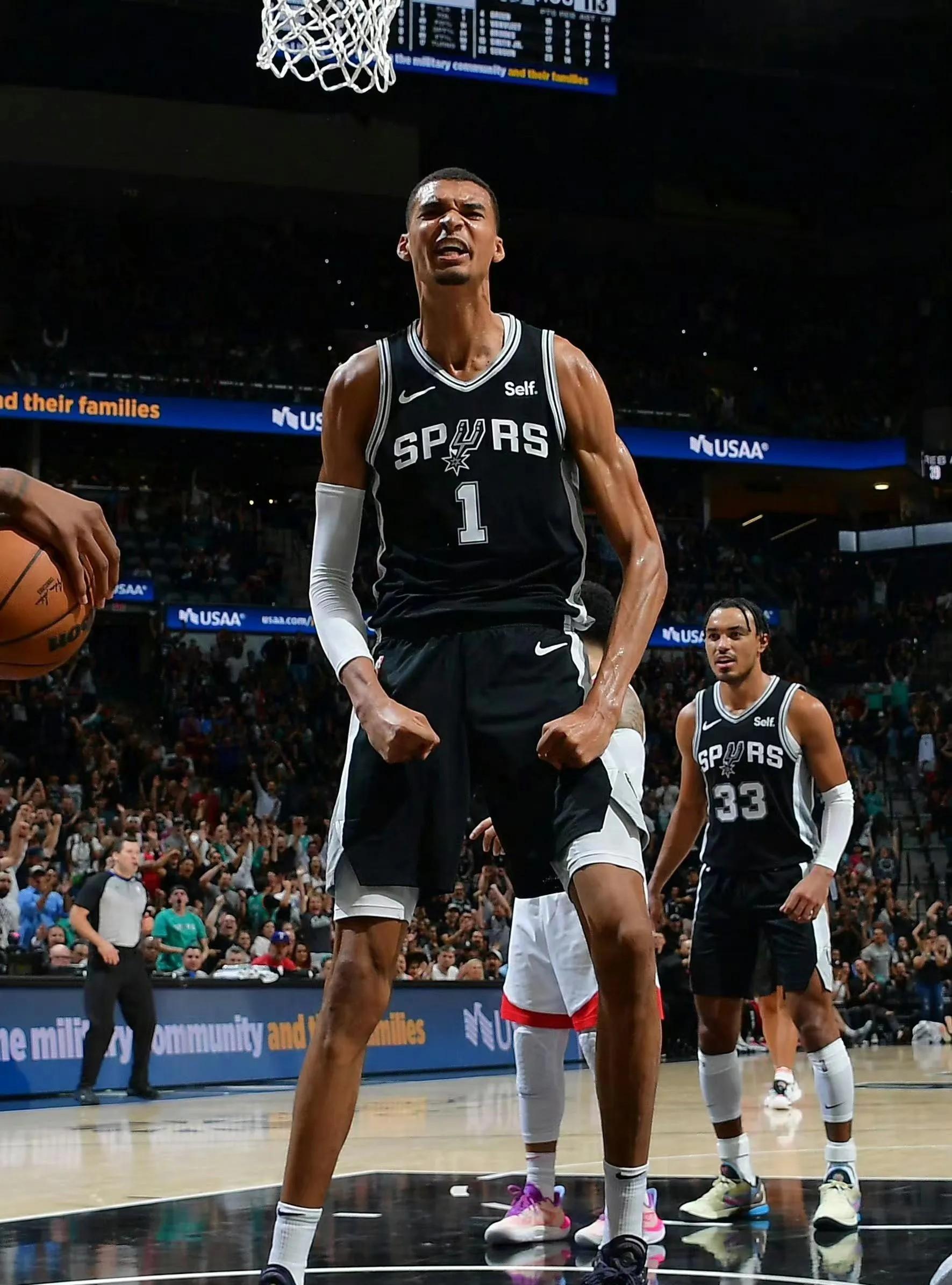 马刺队惨败开拓者,陷入季后赛困境的简单介绍 马刺队惨败开拓者,陷入季后赛困境的简单介绍