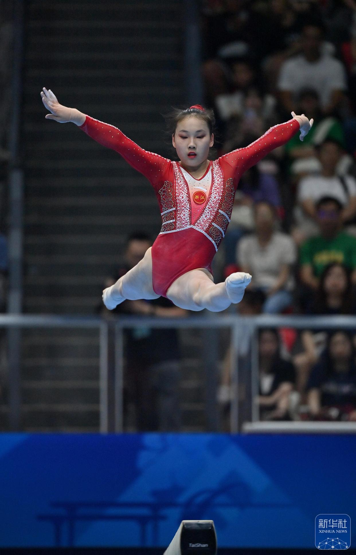 体操比赛团体实力抢眼,中国队获奖 体操比赛团体实力抢眼,中国队获奖