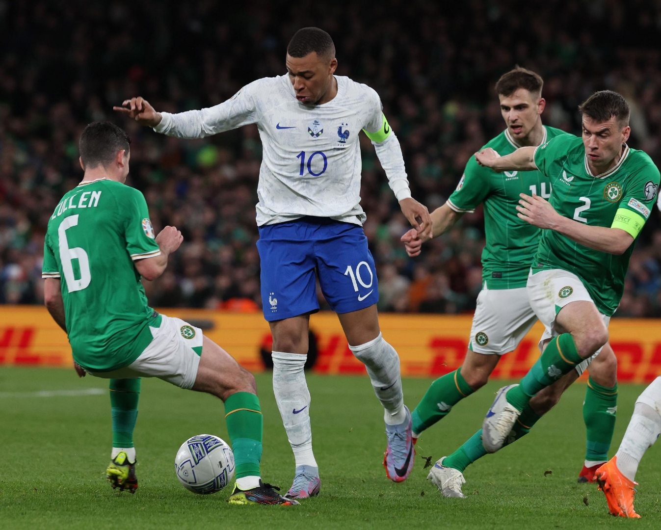 开云官网-热血沸腾的足球盛宴,搏击荣耀绽放激情