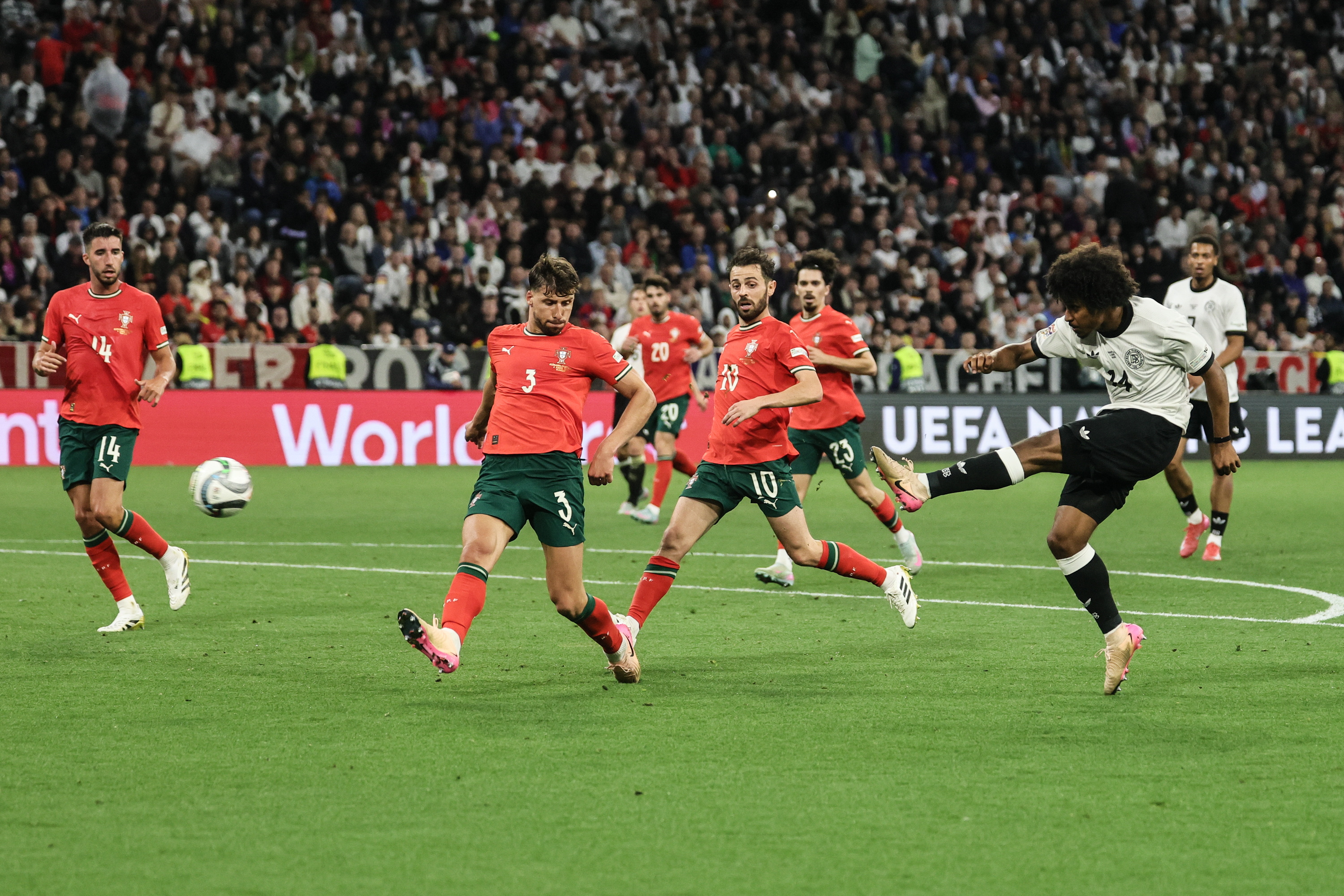 开云体育app-瑞典队击败葡萄牙,晋级欧国联四强