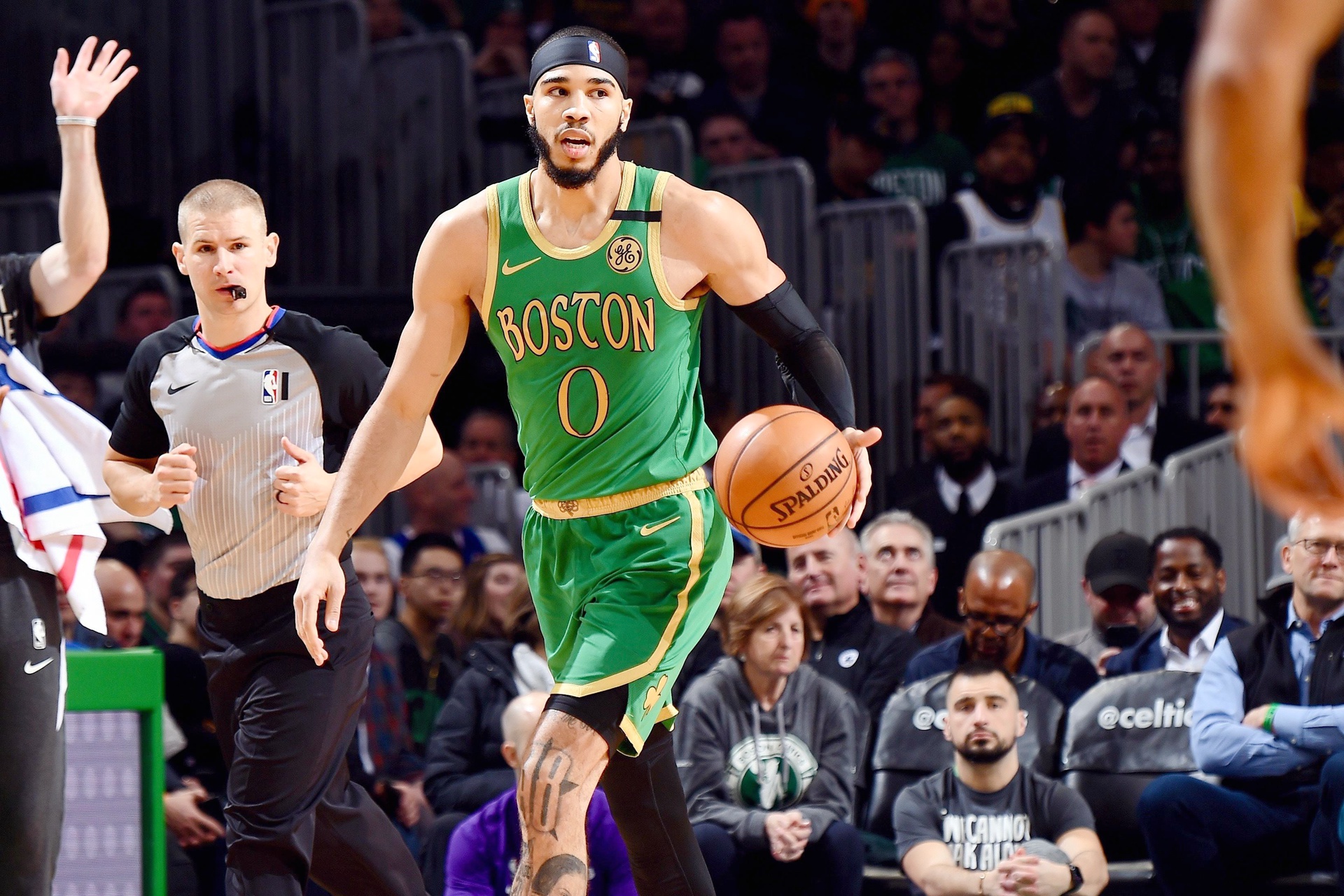 独行侠鏖战掘金,塔图姆刷新纪录 独行侠鏖战掘金,塔图姆刷新纪录