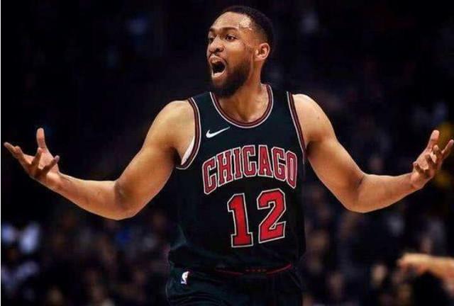 山东队逆转深圳队，字母哥点燃赛场