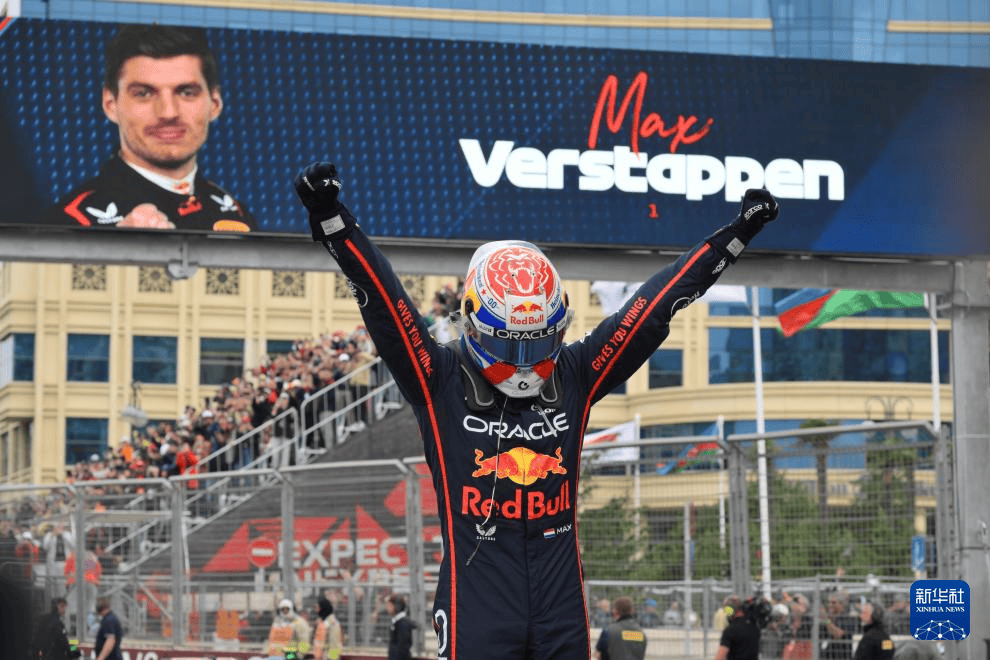 包含红牛车队轻取红牛二队，拉塞尔惊艳四座的词条